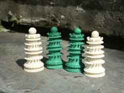 Antique ivory chess set with new Pips Group of Four