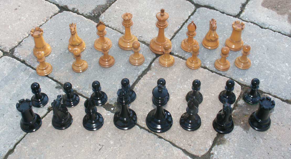 elzr/blag: Self-exemplifying chess pieces